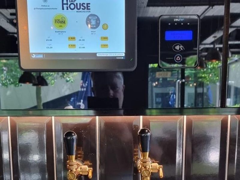 Taps with control screen. (Bar). Published on 19-07-2024