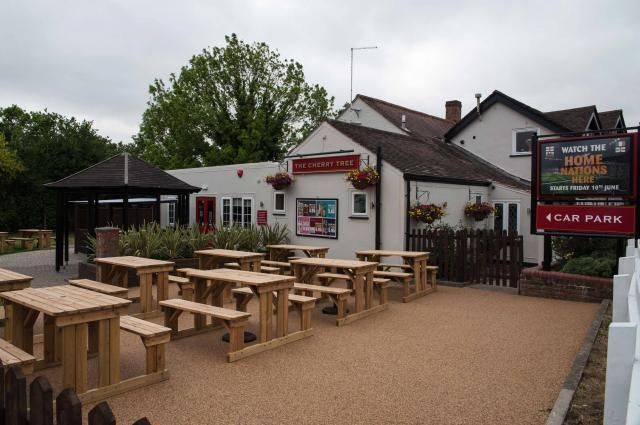 (Pub, Garden). Published on 06-02-2016