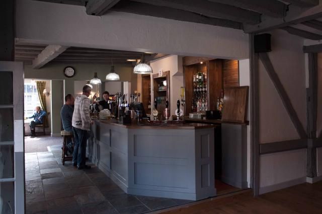 (Pub, Bar). Published on 05-02-2015