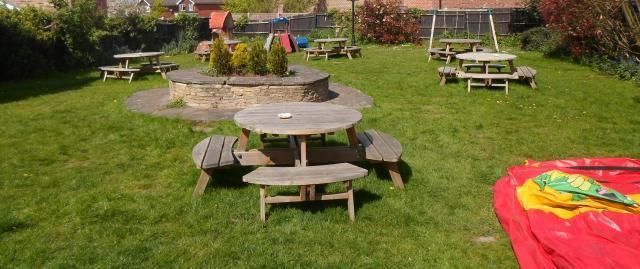 (Pub, Garden). Published on 01-01-1970