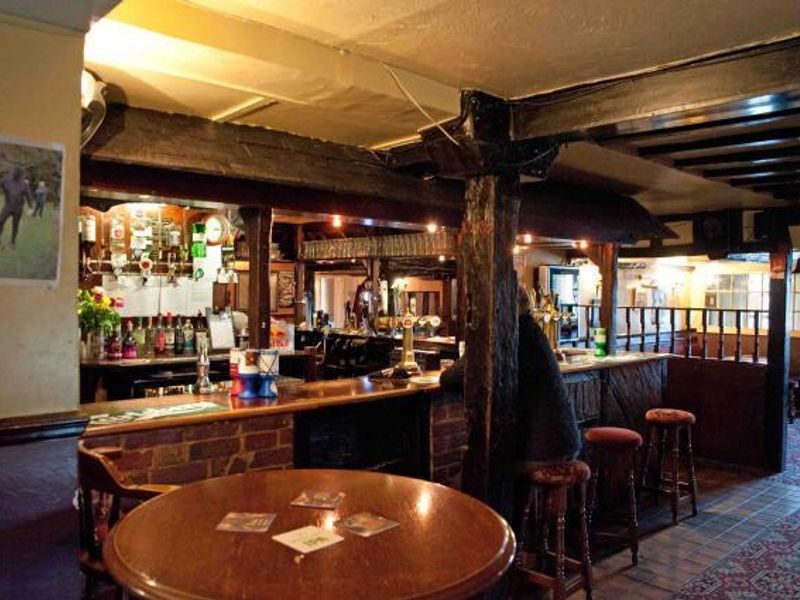 (Pub, Bar). Published on 03-03-2014