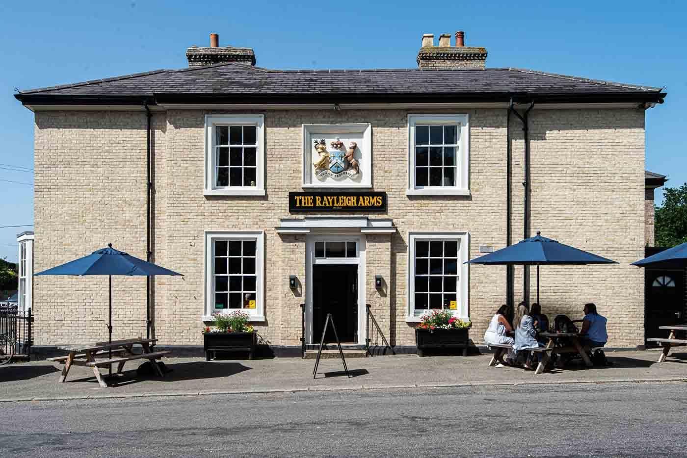 Front of Pub. (Pub, Key). Published on 01-01-1970