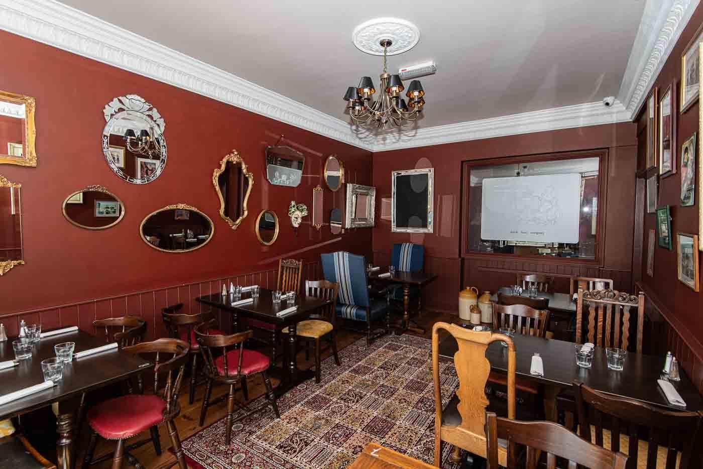 Inside Pub. (Pub). Published on 01-01-1970