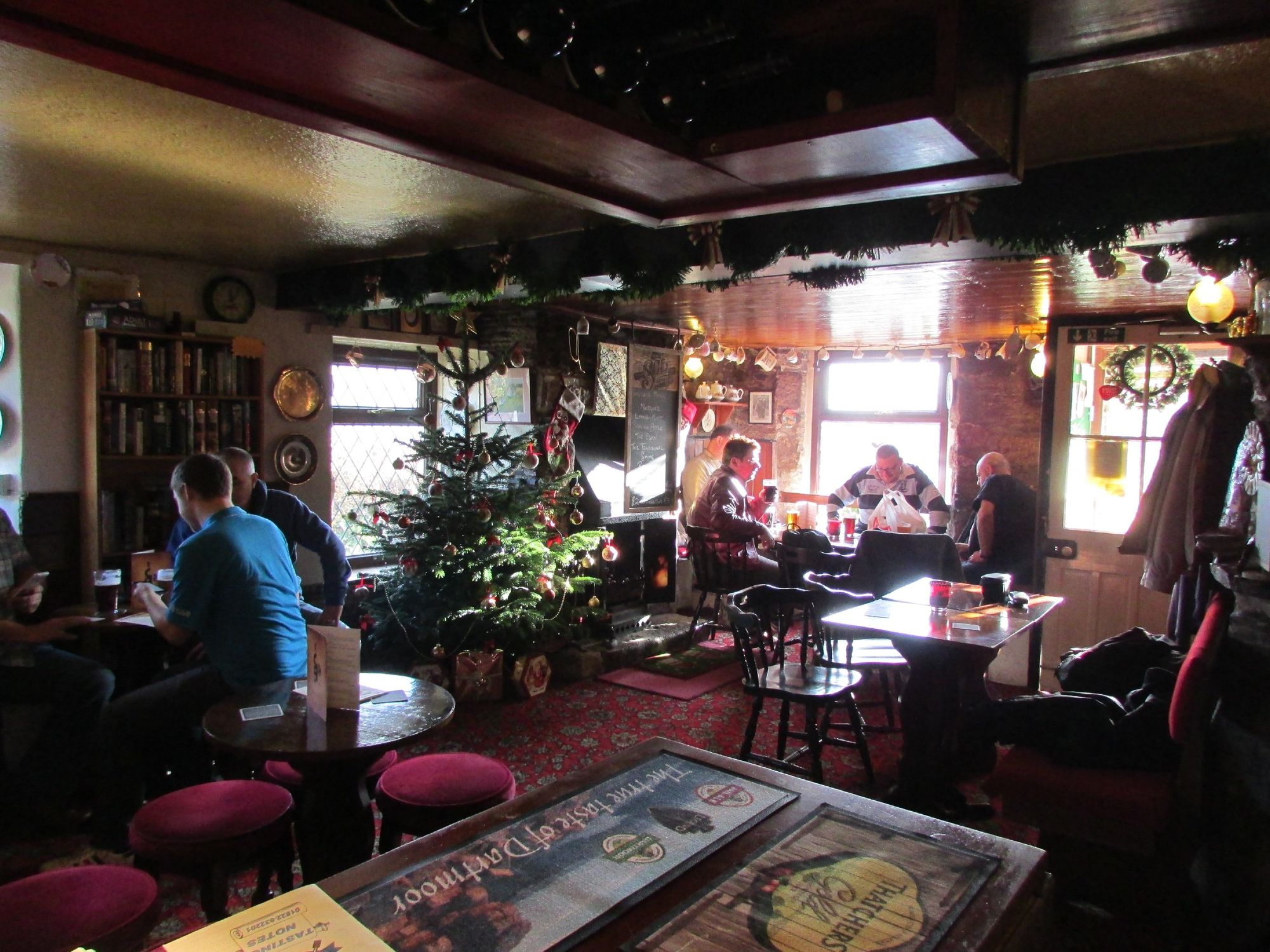 (Pub, Bar). Published on 07-12-2014