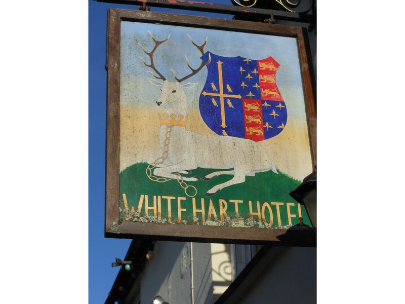 (Pub, Sign). Published on 28-05-2014 