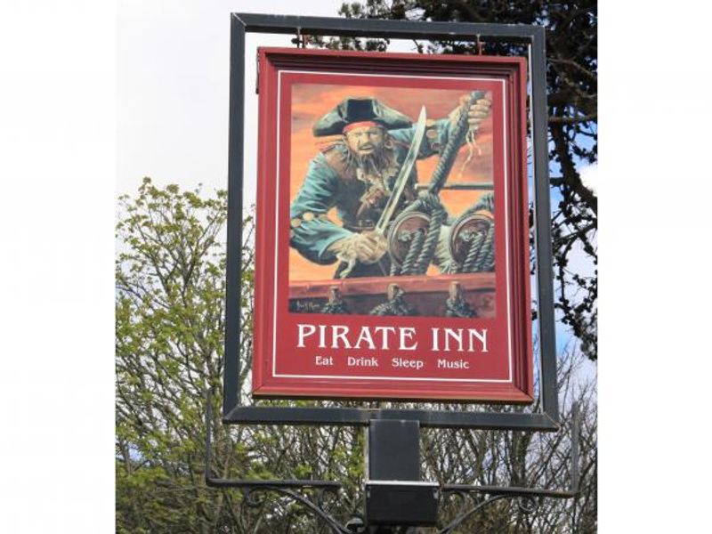 (Pub, Sign). Published on 29-04-2016