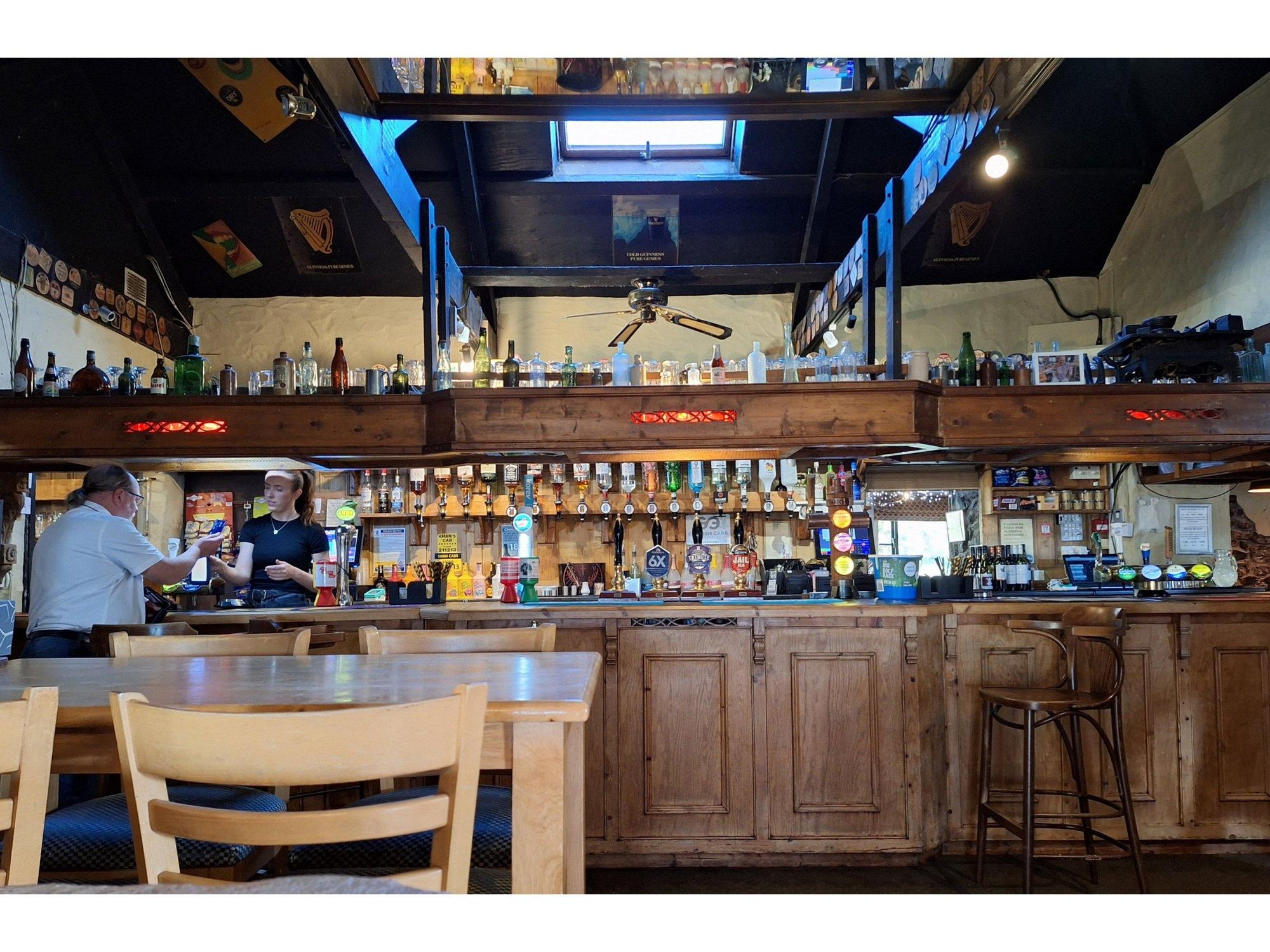 (Pub, Bar). Published on 12-05-2024