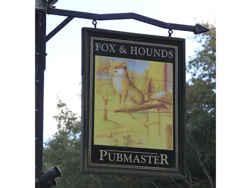 (Pub, Sign). Published on 11-11-2015 