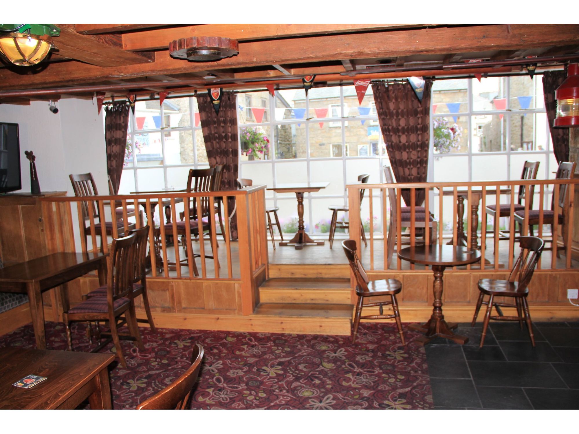 (Pub, Bar). Published on 07-09-2014