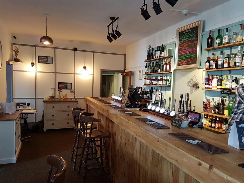 (Pub, Bar). Published on 20-08-2018