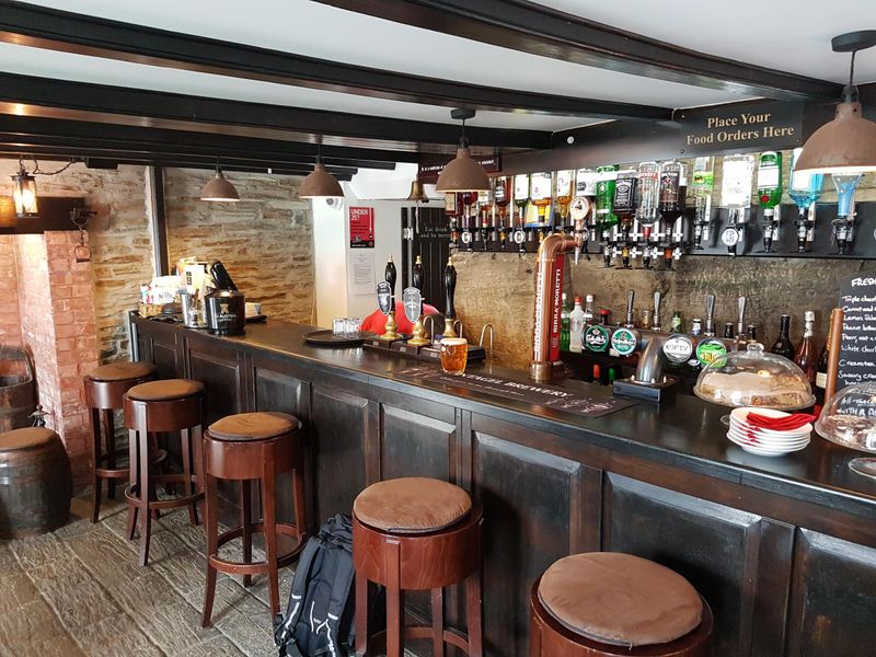 (Pub, Bar). Published on 20-08-2018