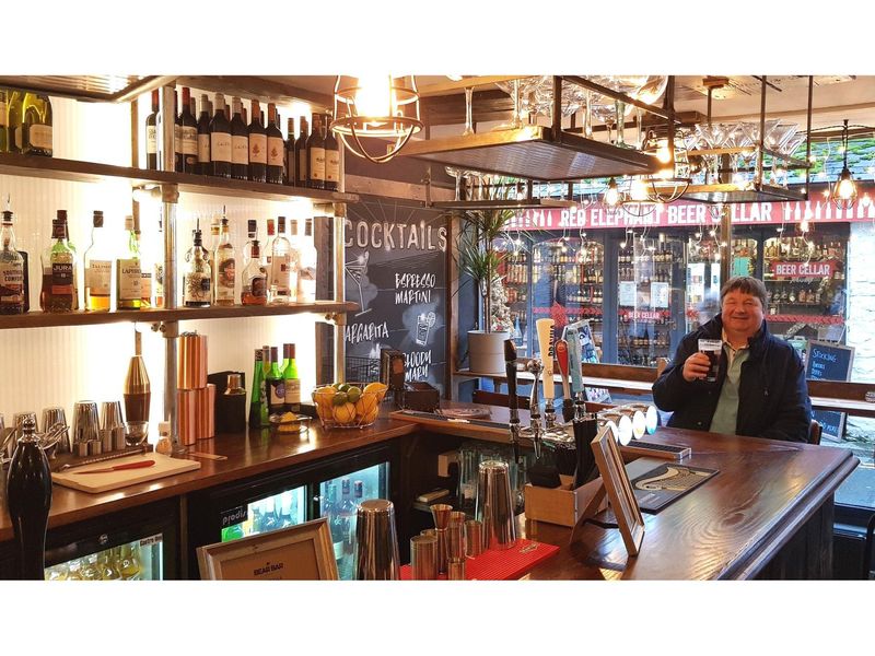 (Pub, Bar). Published on 19-05-2019