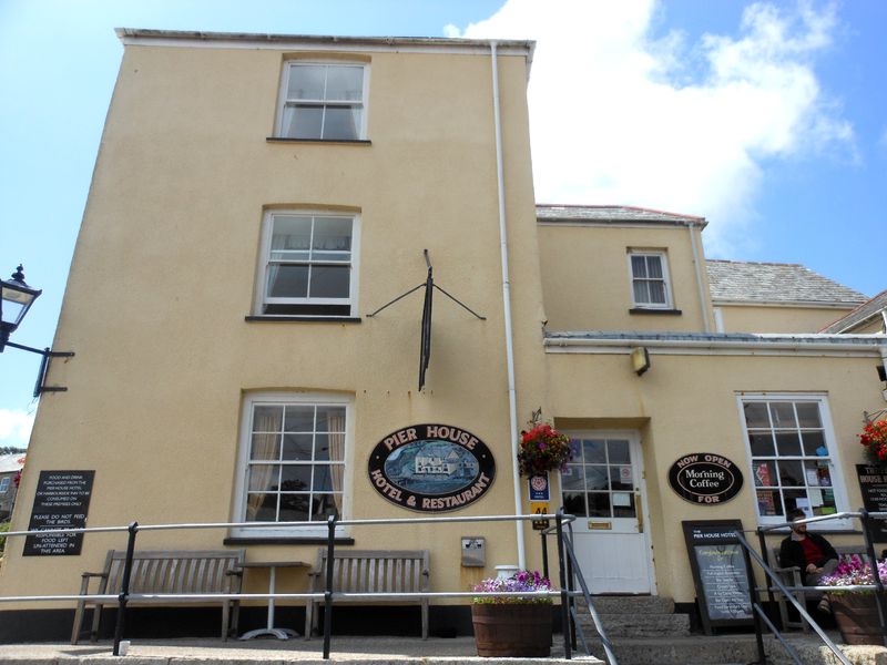 Pier House, Charlestown - 26th August 2013. (Pub, External). Published on 26-08-2013