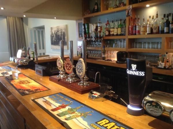 (Pub, Bar). Published on 20-01-2016