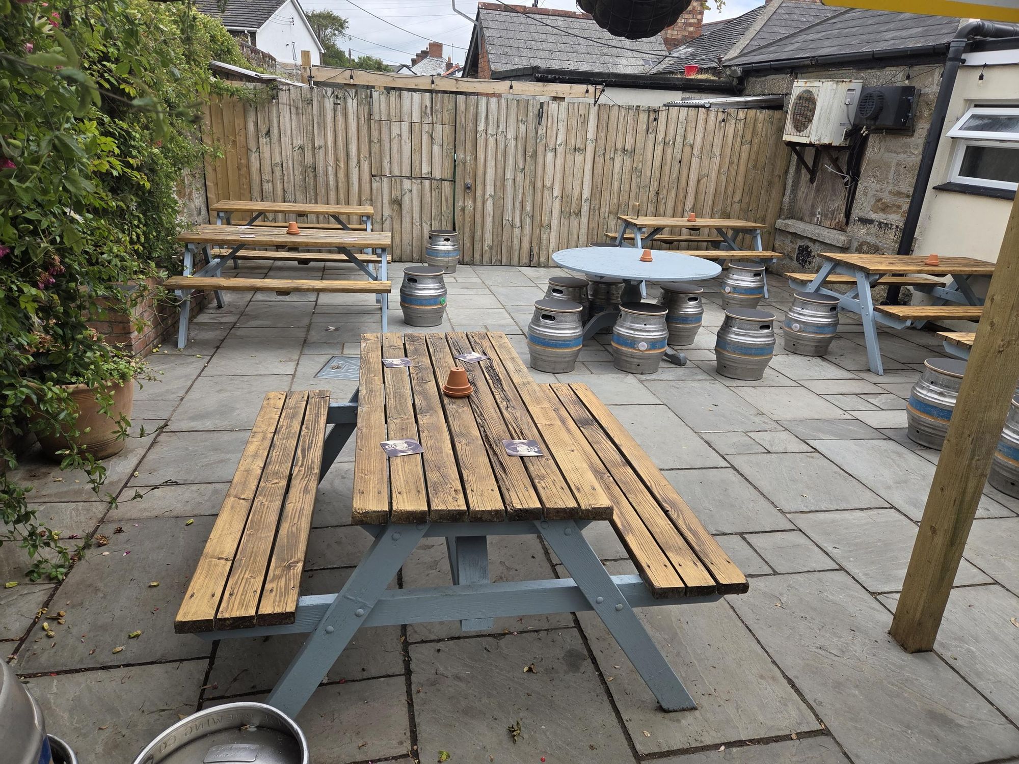 Seating Area. (Garden). Published on 04-07-2026