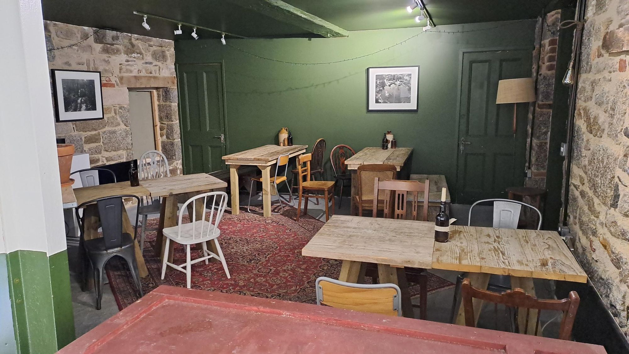 Rear room. (Pub). Published on 27-09-2026