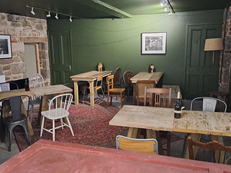 Rear room. (Pub). Published on 27-09-2026 