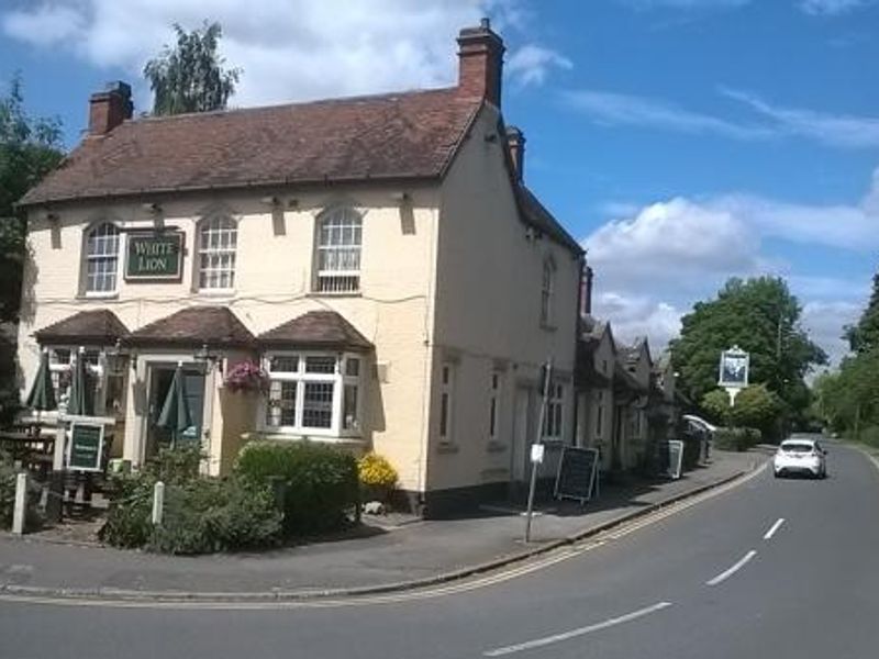 Lois Luckett. (Pub). Published on 18-08-2014