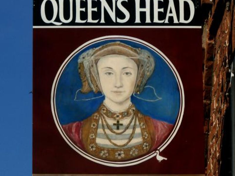 Queen's Head, Newton: sign. (Pub, External, Sign, Key). Published on 05-04-2016