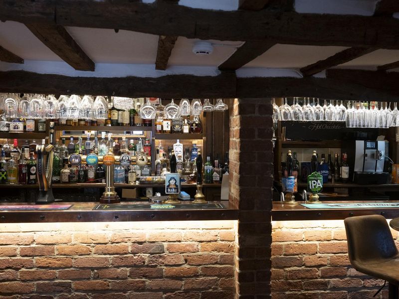 (Bar). Published on 27-03-2025