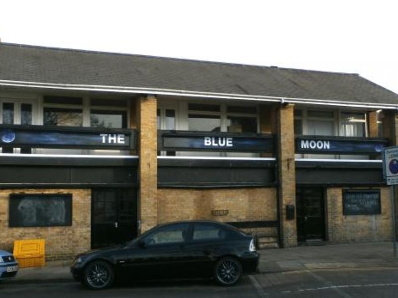Blue Moon, Cambridge. (Pub, External). Published on 05-01-2014 