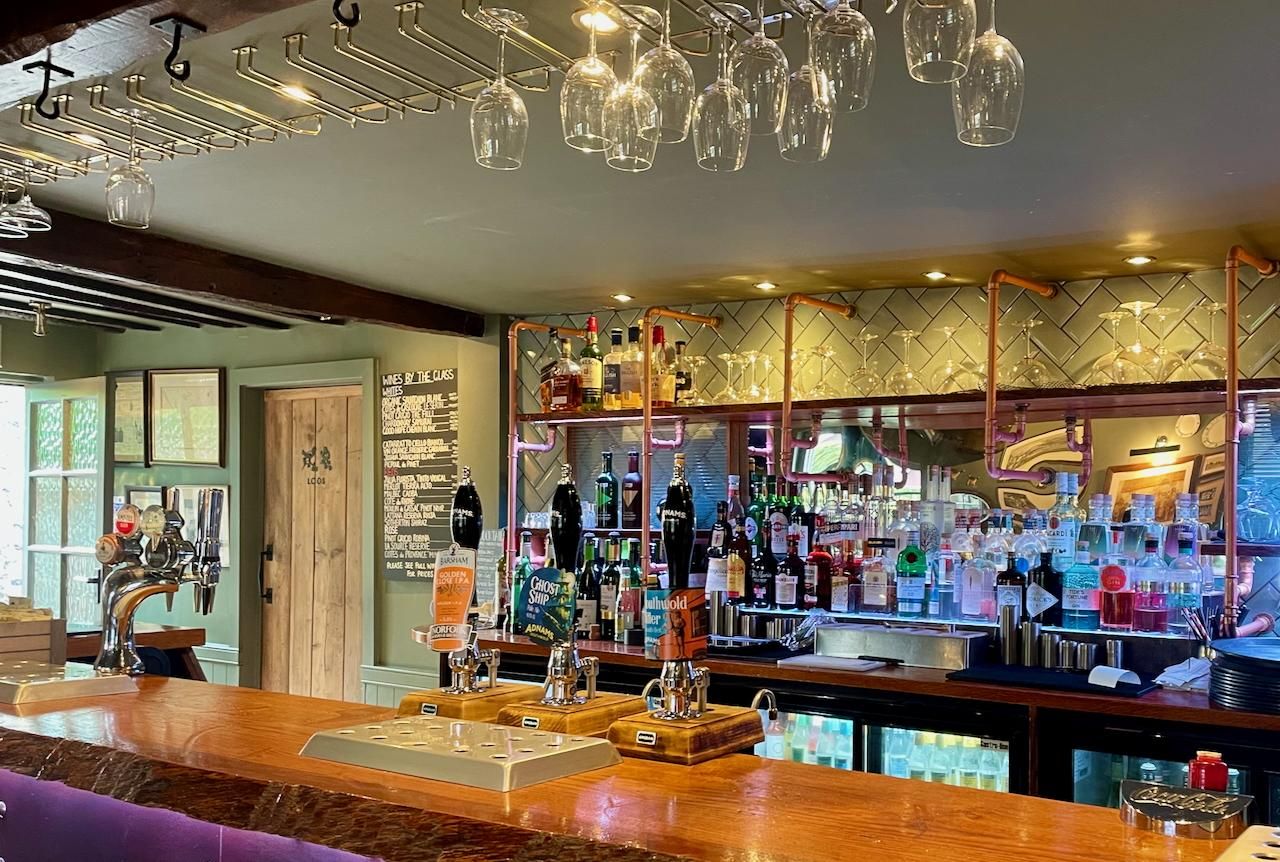 The bar. April 2026. (Bar). Published on 27-04-2026