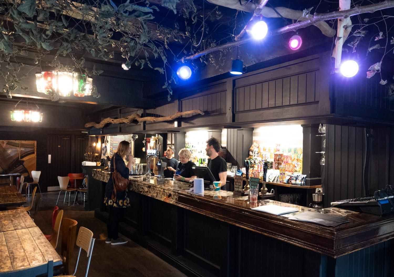 (Pub, Bar). Published on 26-09-2021