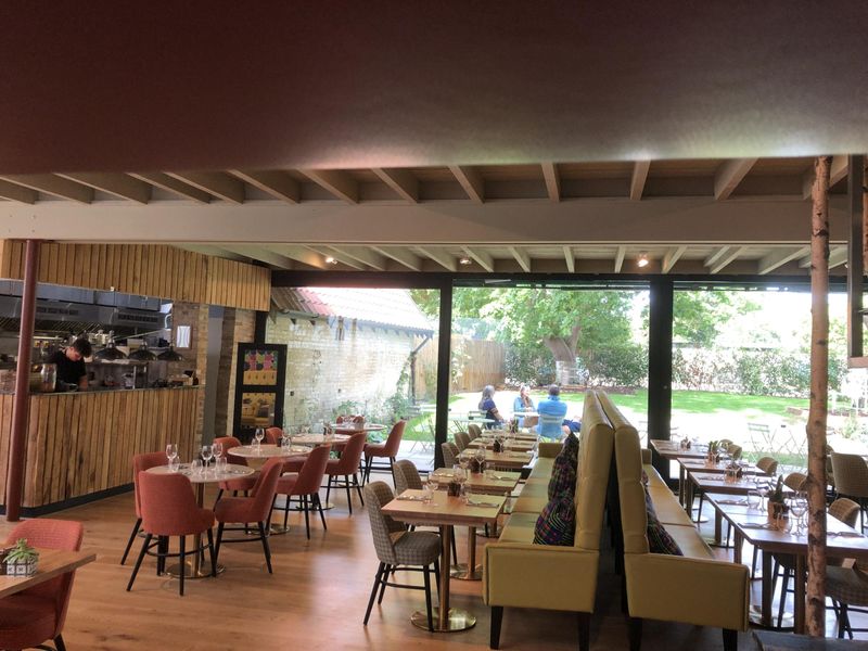 September 2022. (Restaurant). Published on 05-09-2022 