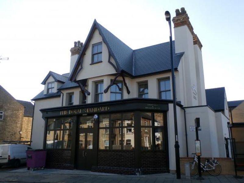 Royal Standard, October 2015. (Pub, External). Published on 26-10-2015