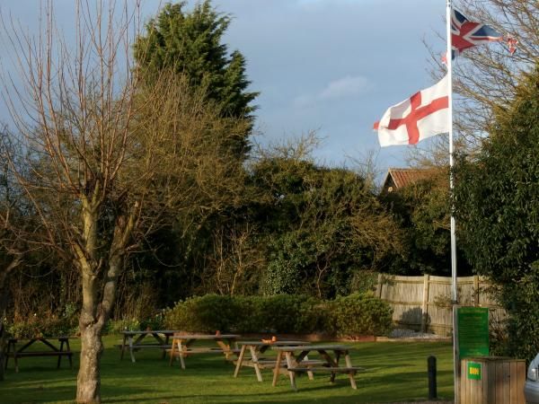 Garden at the Duke of Wellington. (Pub, External, Garden). Published on 31-03-2015