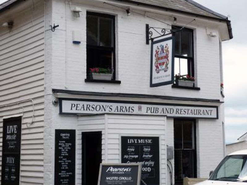 Upper floor and sign. (Pub, Sign). Published on 31-10-2013 