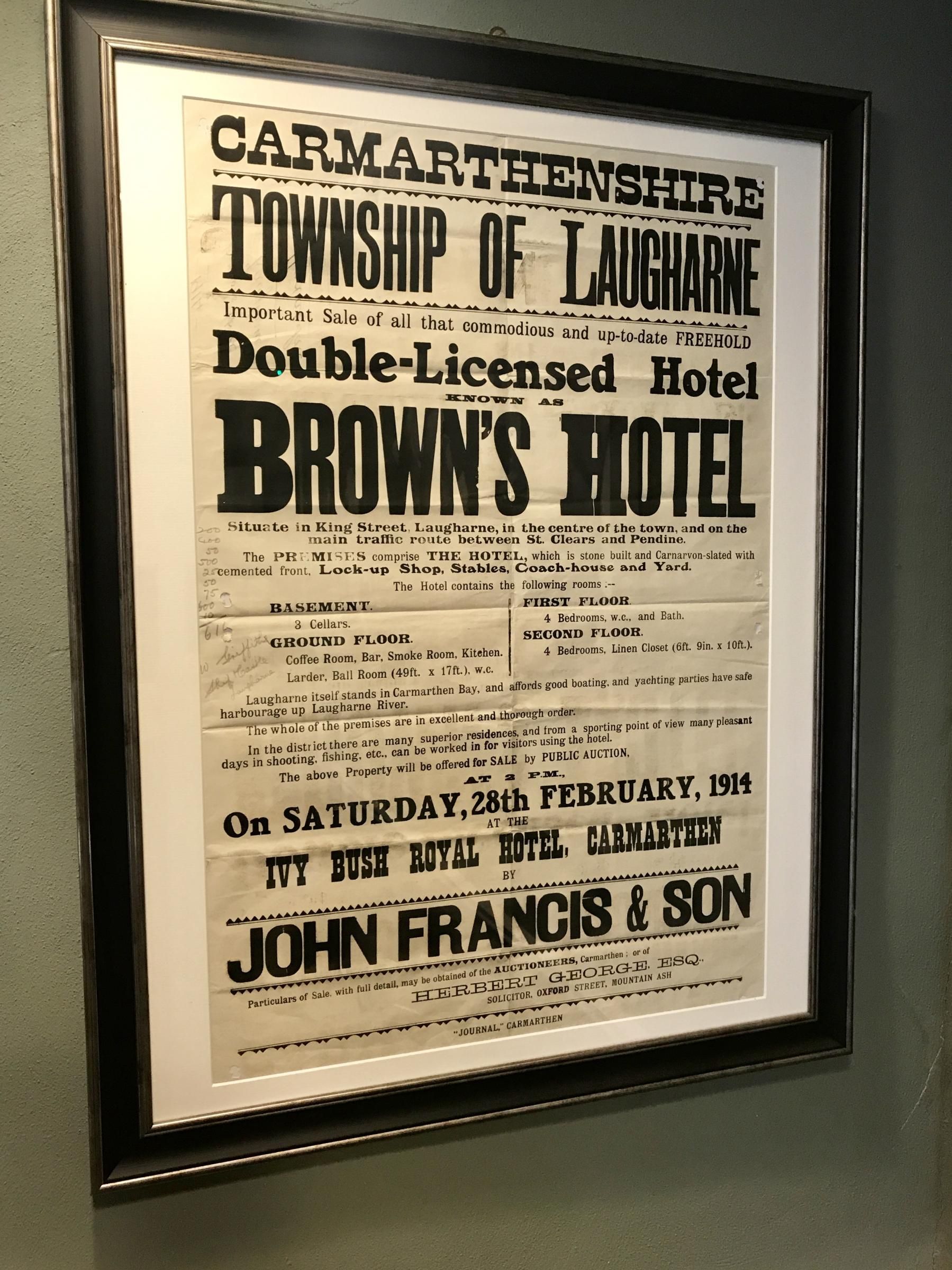 Old sale notice in lounge. (Bar, Sign). Published on 04-09-2017