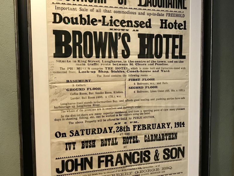 Old sale notice in lounge. (Bar, Sign). Published on 04-09-2017 