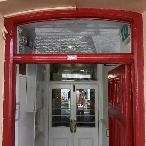 Red Lion, Llandybie - Front door.. (Pub, External). Published on 01-08-2016