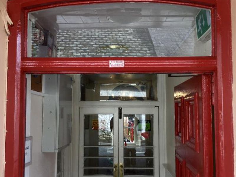 Red Lion, Llandybie - Front door.. (Pub, External). Published on 01-08-2016 