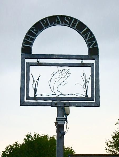 (Pub, Sign). Published on 30-05-2016