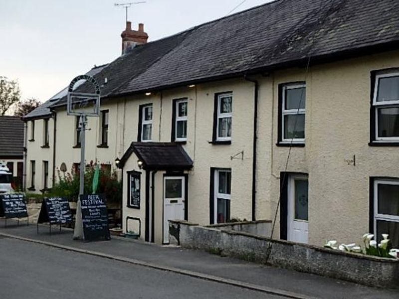The Plash, approaching from north. (Pub, External). Published on 30-05-2016