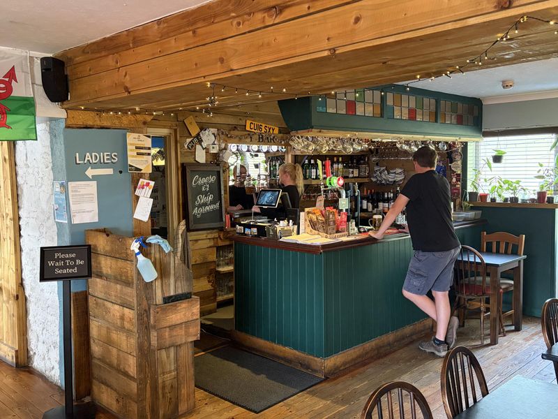 (Pub, Bar). Published on 25-09-2026