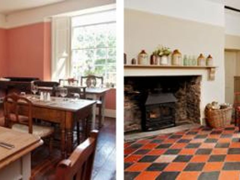 The Dolaucothi Arms, lounge bar. (Bar). Published on 16-11-2013