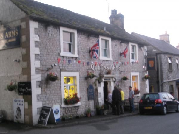 Queens Tadd. (Pub). Published on 26-07-2013