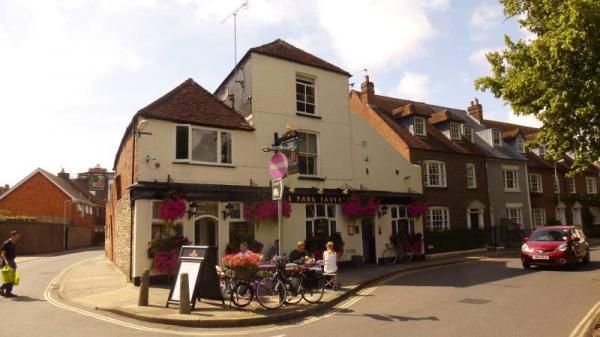 (Pub, External, Sign, Customers). Published on 24-10-2013