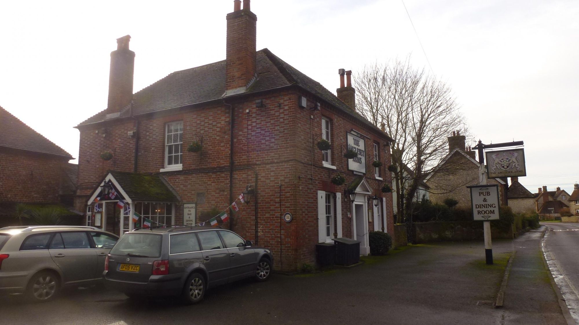 (Pub, External, Sign). Published on 04-02-2017