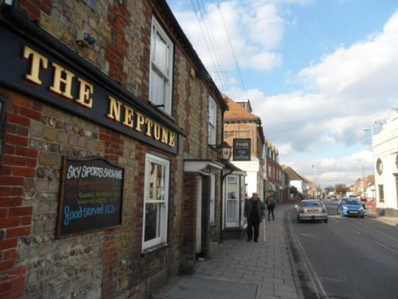 (Pub, External, Sign). Published on 24-10-2013