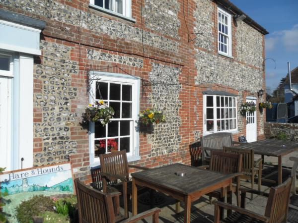 (Pub, External, Sign). Published on 05-08-2013