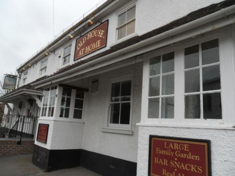 (Pub, External, Sign). Published on 21-10-2013