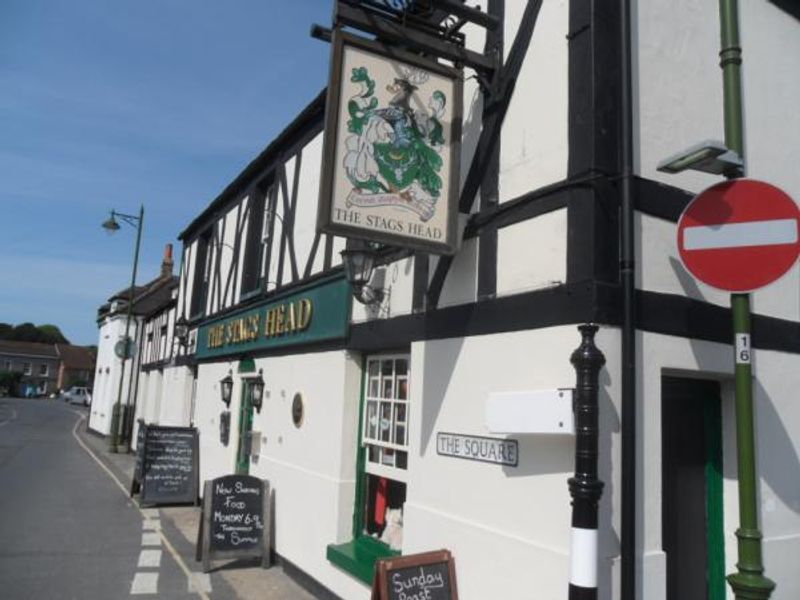 (Pub, External, Sign). Published on 05-08-2013