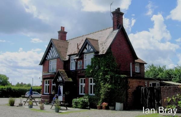 Little Man. Wettenhall. (Pub, External, Key). Published on 19-09-2013