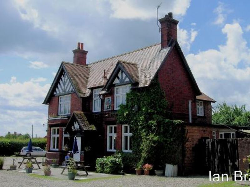 Little Man. Wettenhall. (Pub, External, Key). Published on 19-09-2013 