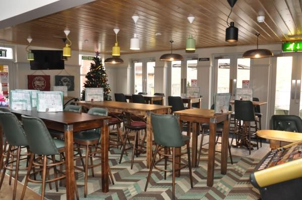 Main Bar seating area. (Bar). Published on 17-12-2013