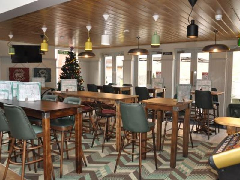 Main Bar seating area. (Bar). Published on 17-12-2013